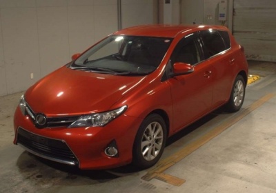 Toyota Auris 2015 в Fujiyama-trading