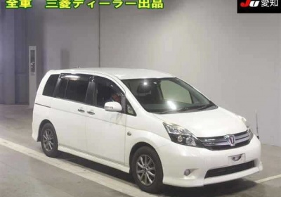Toyota Isis 2012 в Fujiyama-trading