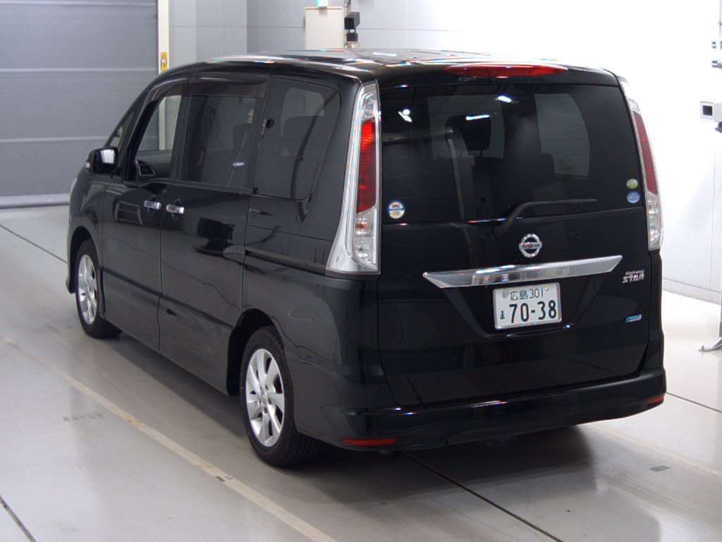 Акира авто. Nissan Serena fc26. Nissan Serena Japan 2021. Ниссан лот. Ниссан Серена 1992-2000г.в с аукционов Японии конструктор.