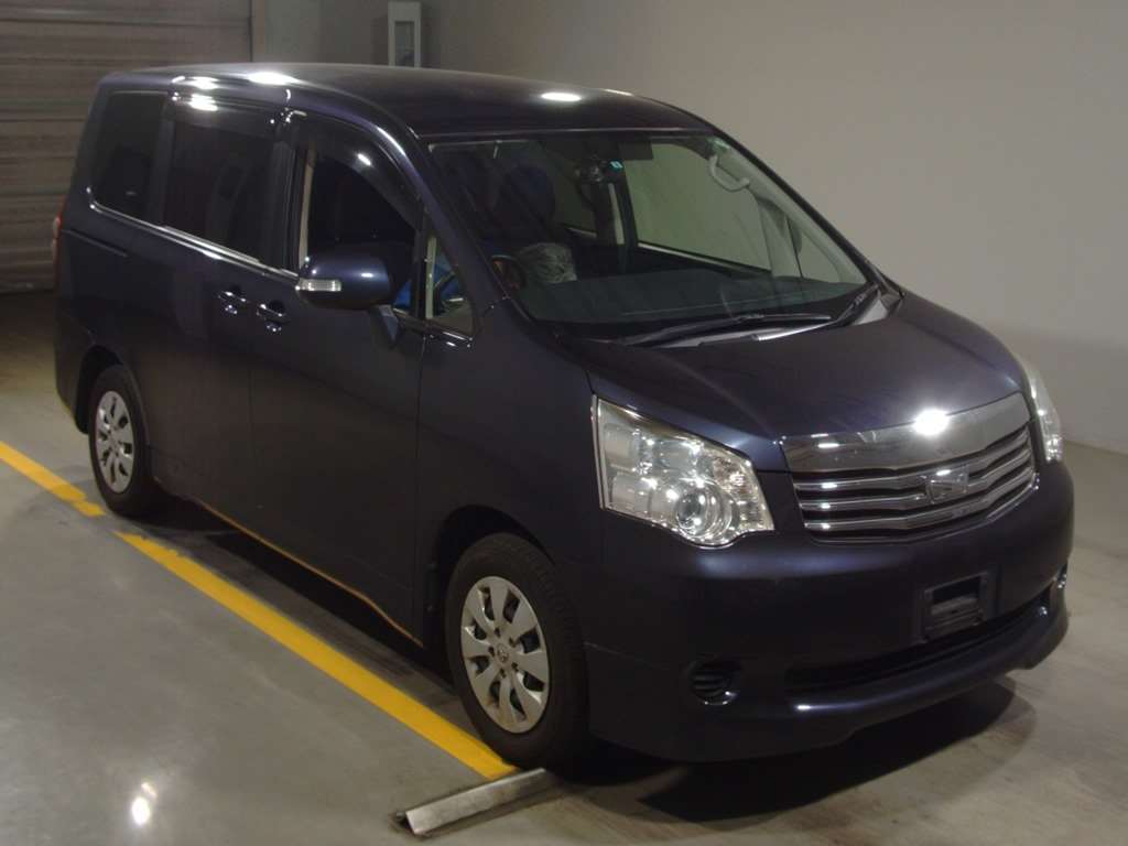 Акираавто. Toyota Noah 2008. Toyota Noah 2010. Nissan Noah 2008. Toyota Noah 2013.