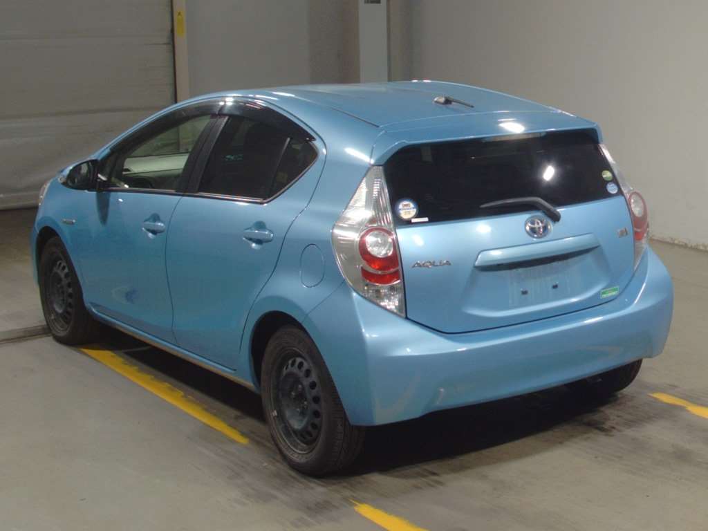 Toyota Aqua Hybrid 2013