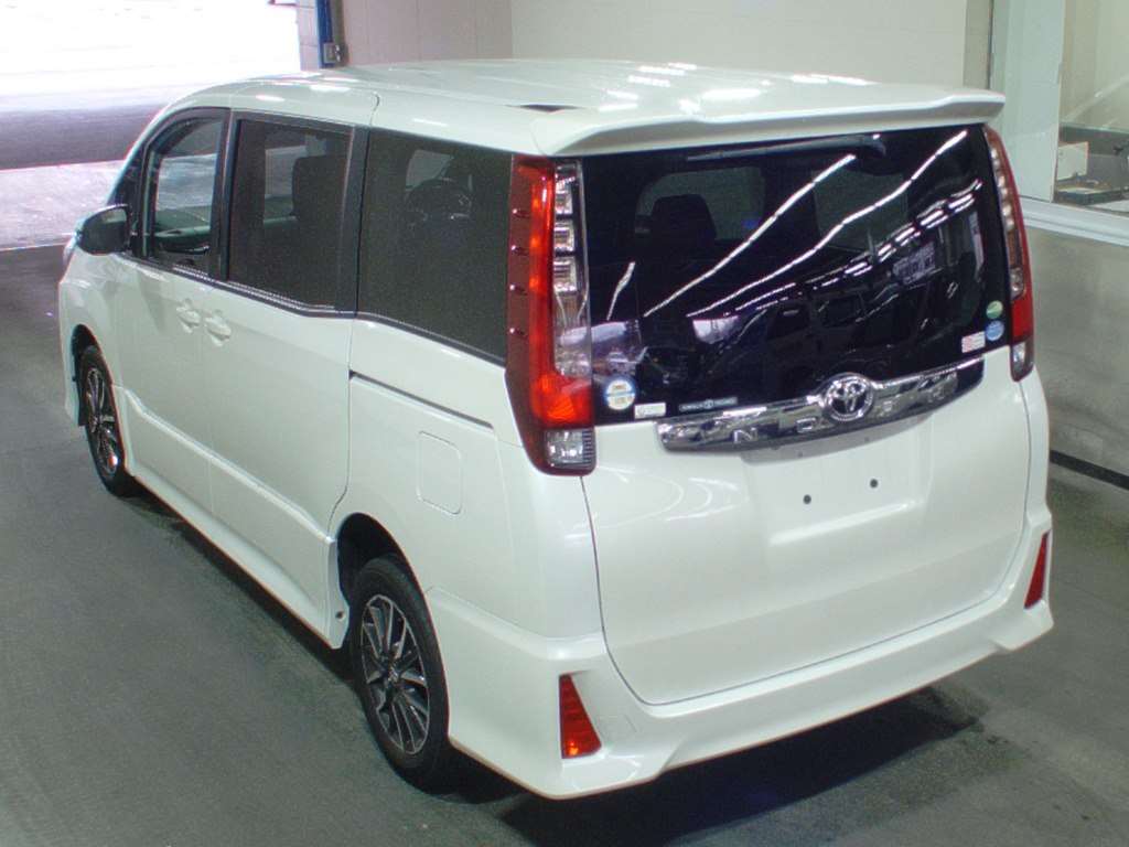 toyota noah 2001 2007