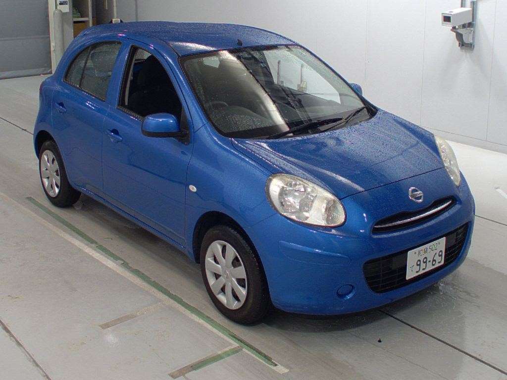 Nissan Марч 2011