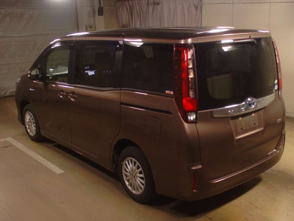 toyota noah 2001 2007