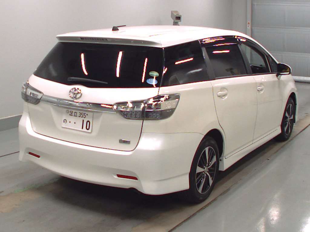 Toyota Wish 2021