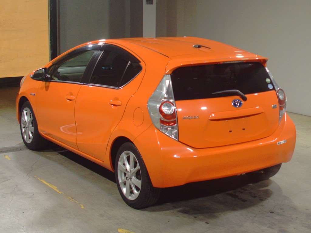 toyota aqua 2012