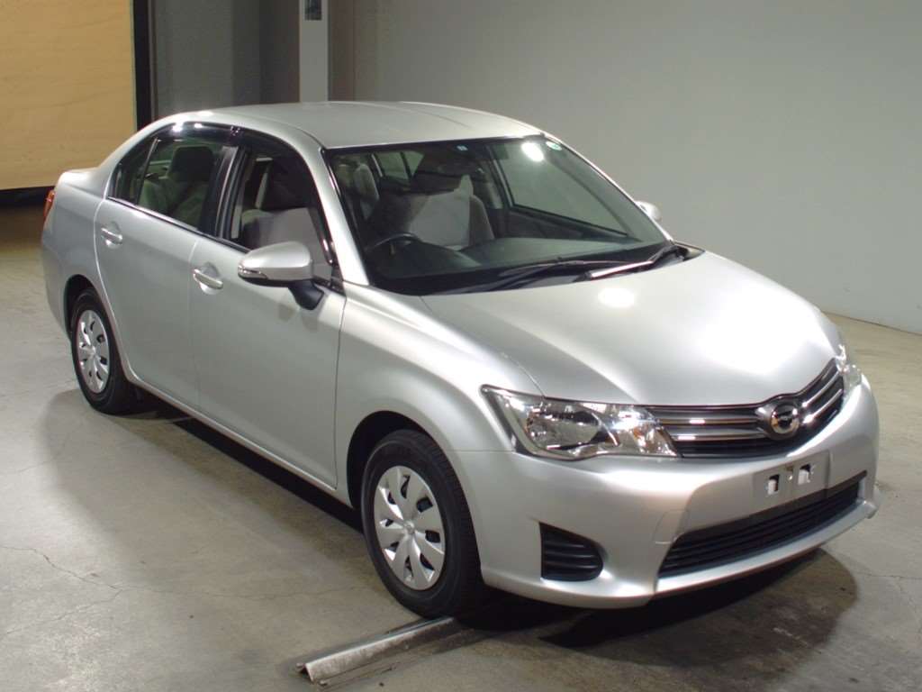 toyota corolla axio 2012