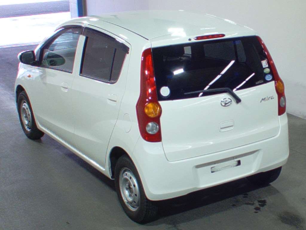 Daihatsu Mira 2022