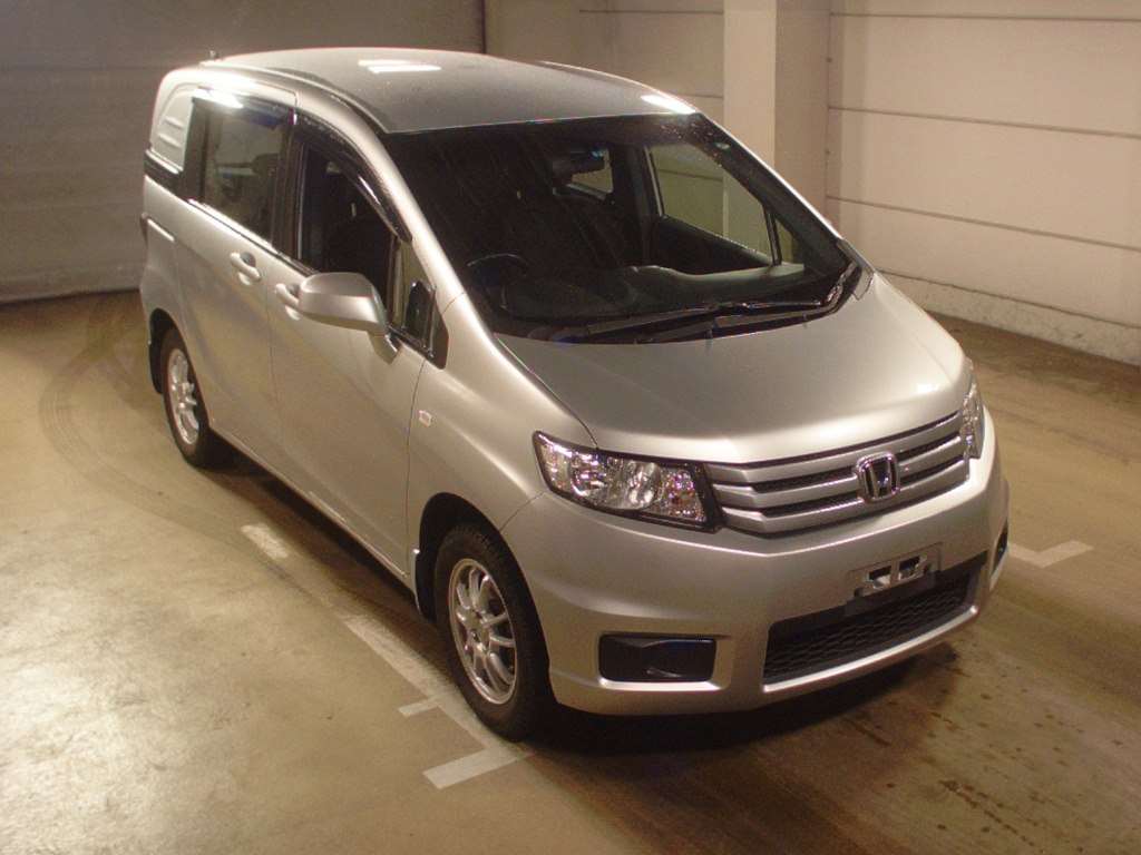 Honda freed spike 2012