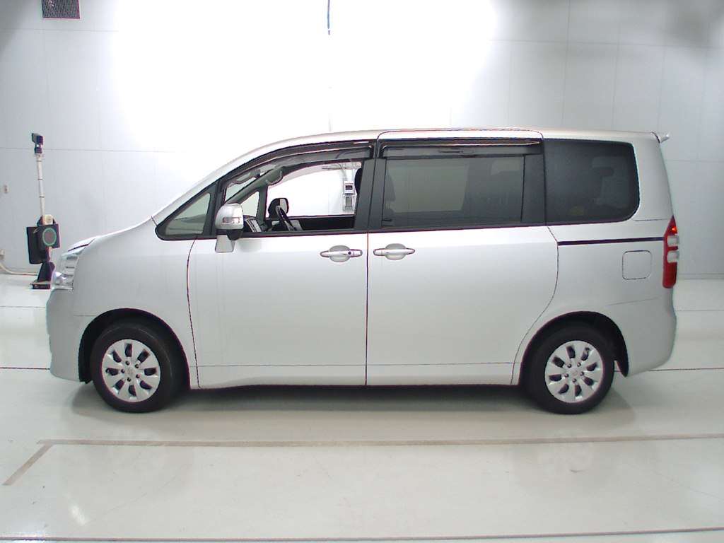 toyota noah 2001 2007