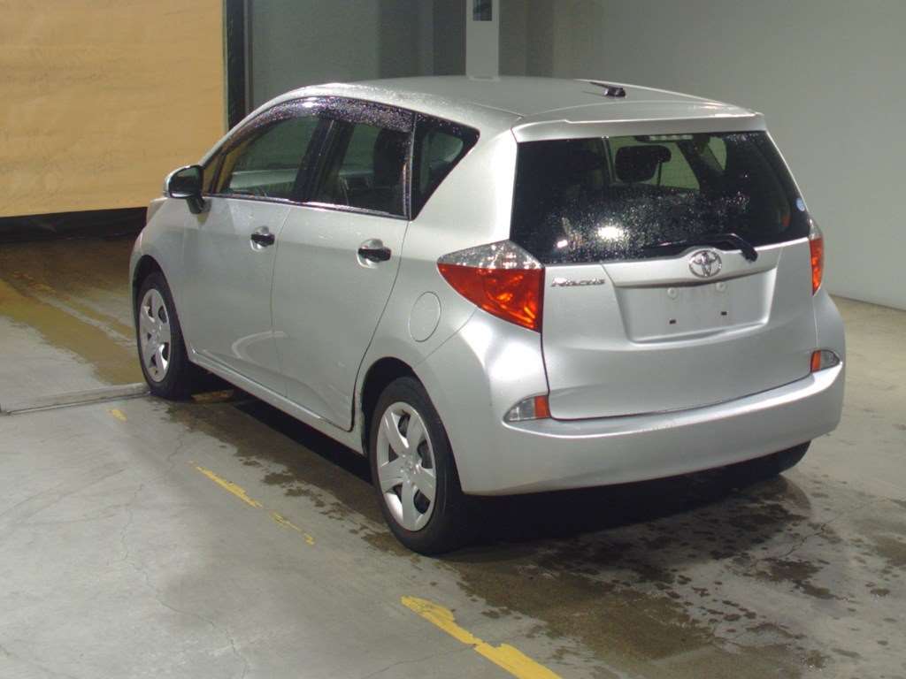 Toyota Ractis 2014