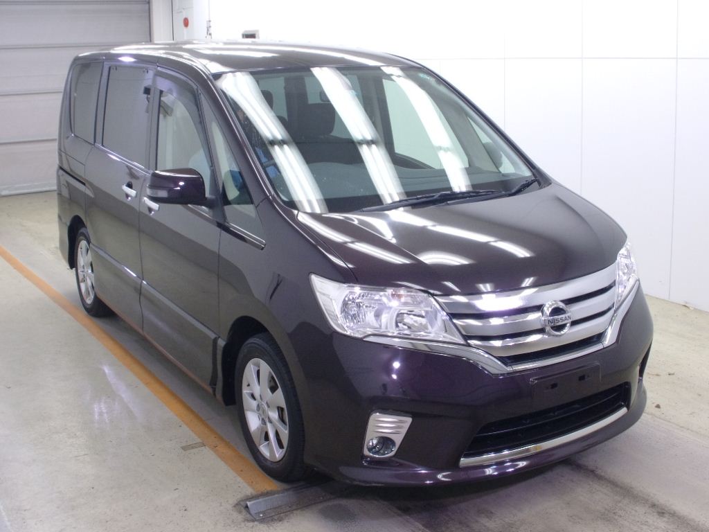 Машины с японии с растаможкой. Nissan Serena 2013. Ниссан Серена 2013 год. НС 26 Ниссан Серена. Ниссан Серена 2011 года черный.