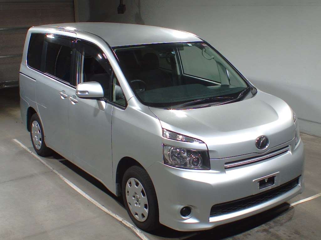 toyota noah 2001 2007