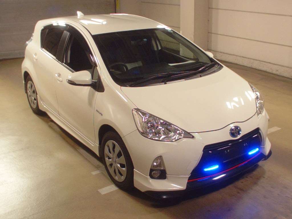 toyota aqua 2014