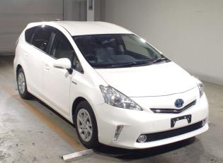 Toyota Prius Alpha 2012 в Fujiyama-trading