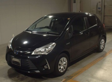 Toyota Vitz Hybrid 2017 в Fujiyama-trading