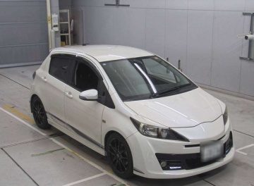 Toyota Vitz RS 2012 в Fujiyama-trading
