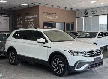Volkswagen Tiguan L 2022 в Fujiyama-trading