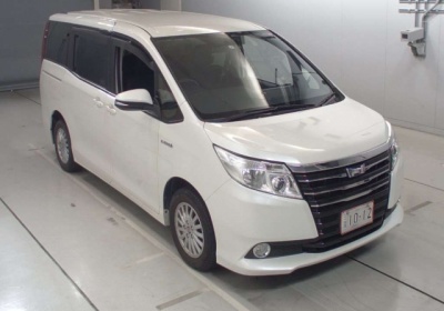 Toyota Noah Hybrid 2015 в Fujiyama-trading