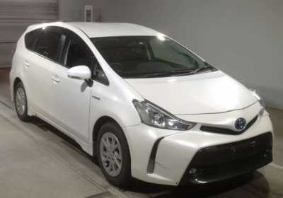 Toyota Prius Alpha 2015 в Fujiyama-trading