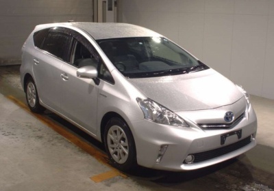 Toyota Prius Alpha 2014 в Fujiyama-trading