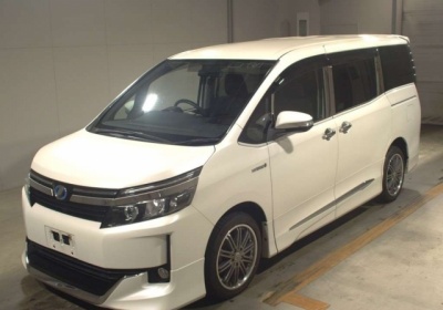 Toyota Voxy Hybrid 2015 в Fujiyama-trading